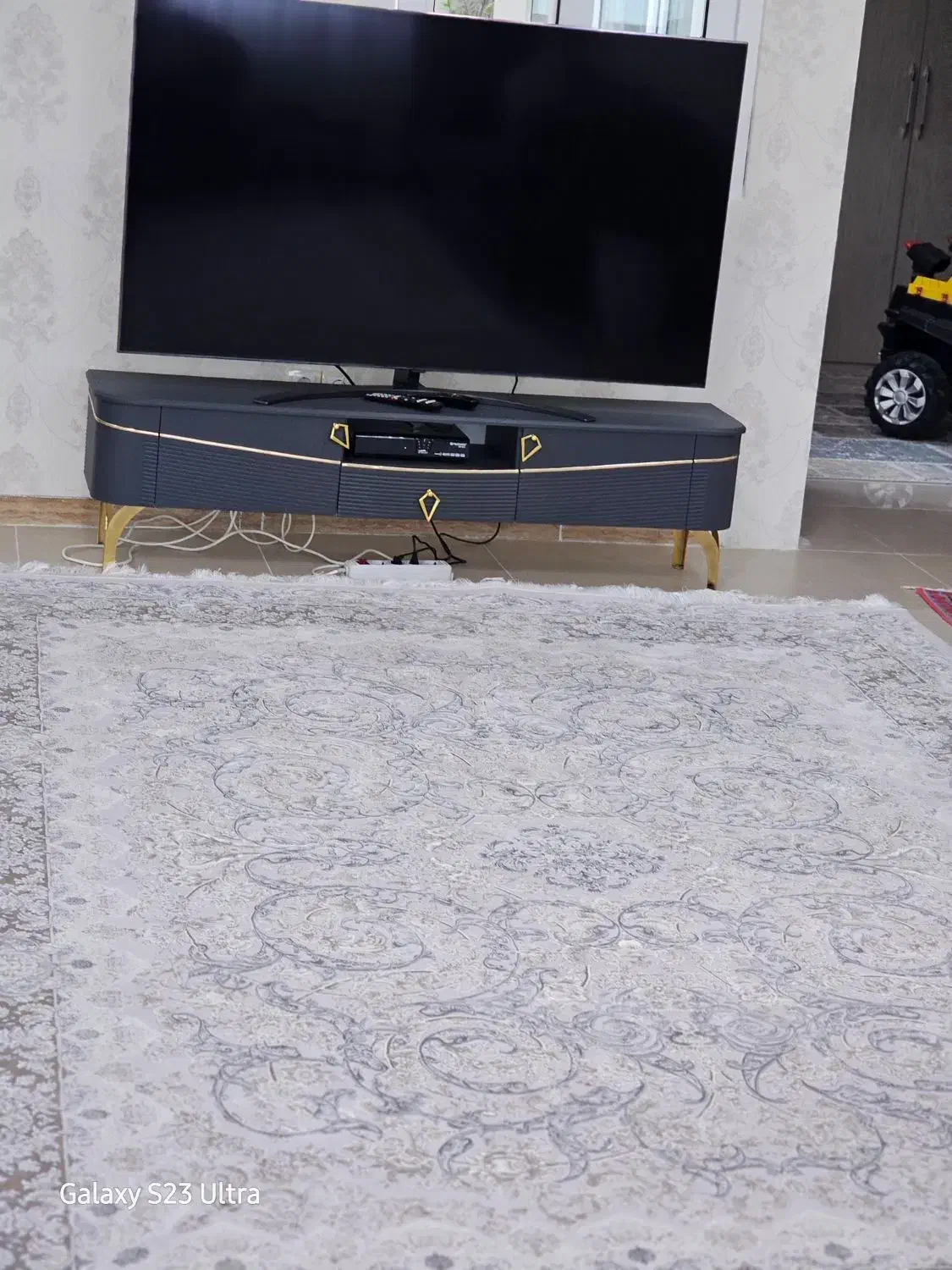 فرش و مبل و میز تلویزیون|فرش|سنندج, |دیوار