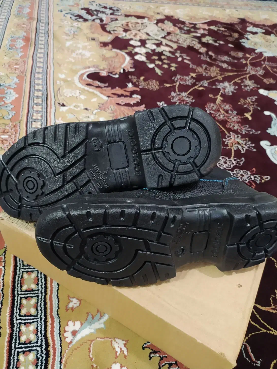 دو جفت کفش ایمنی|کیف، کفش، کمربند|قم, سید معصوم|دیوار