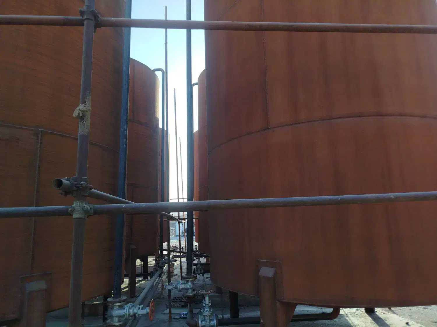 مخزن روغن۳۰هزارلیترورق مصرفی ۸میل سال ساخت۴۰۳|مصالح و تجهیزات ساختمان|سلفچگان, |دیوار