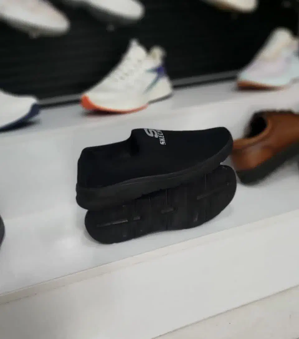 کفش اسکیچرز راحتی به علت تغییر شغل|کیف، کفش، کمربند|جهرم, |دیوار