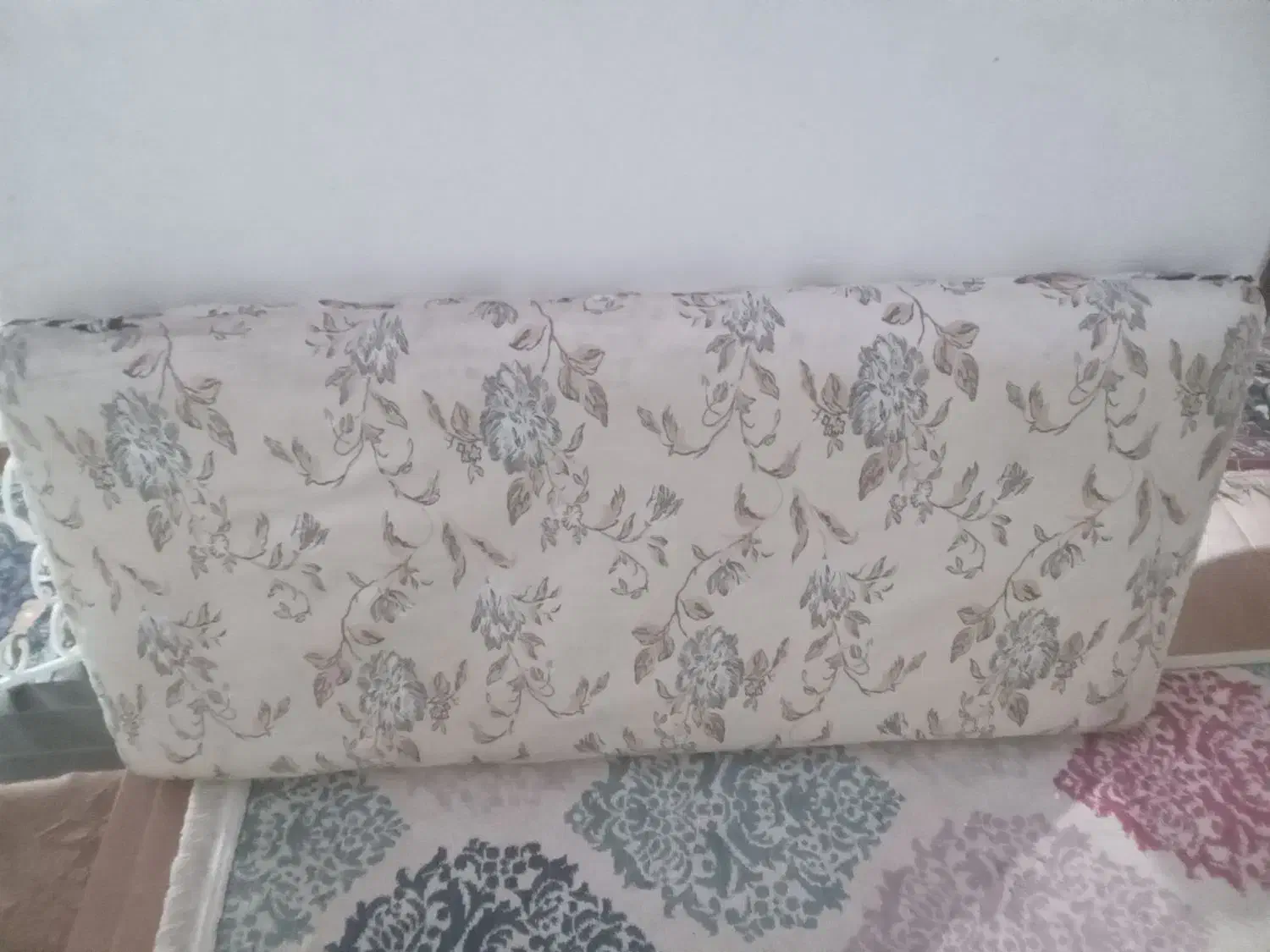 2 عدد پشتی|پشتی|بروجرد, |دیوار