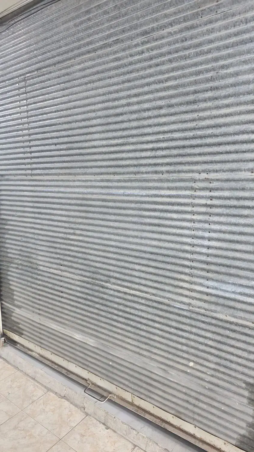 درب کرکره ای اهنی سالم|مصالح و تجهیزات ساختمان|مسجد سلیمان, |دیوار