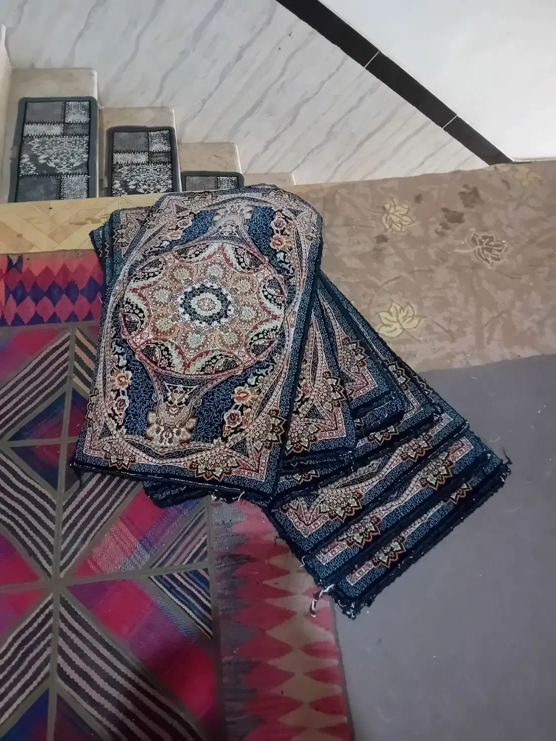 ۱۲ تا رو پشتی|پشتی|سنندج, |دیوار