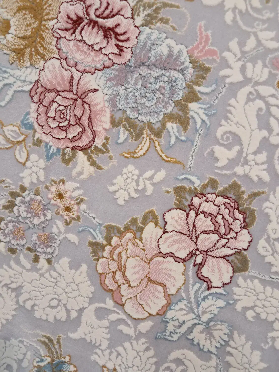 فرش نو داخل کاور جهیزیه عروس|فرش|گناباد, |دیوار