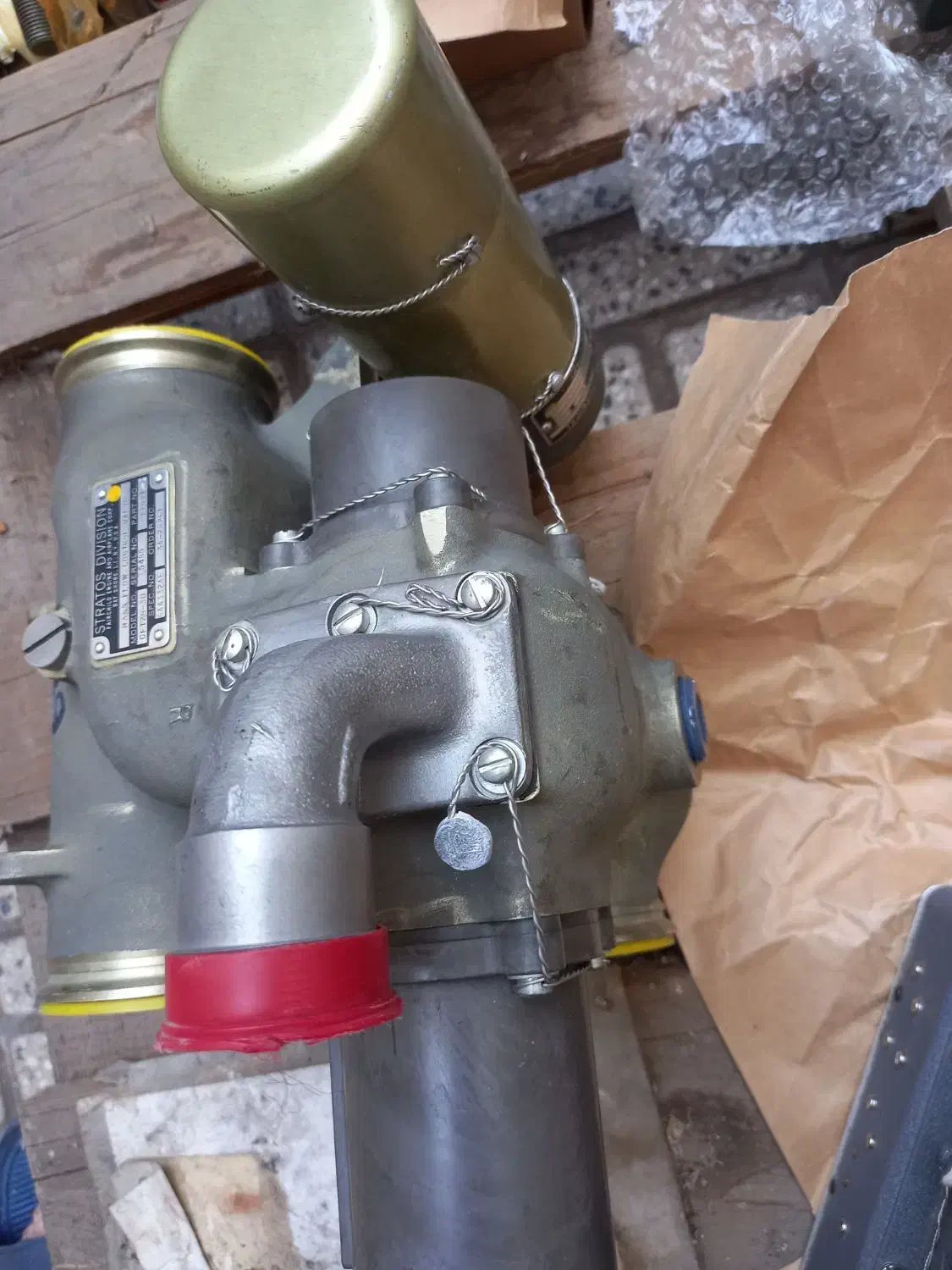 قطعه هواپیما قدیمی|کلکسیون اشیاء عتیقه|ری, فیروزآبادی|دیوار