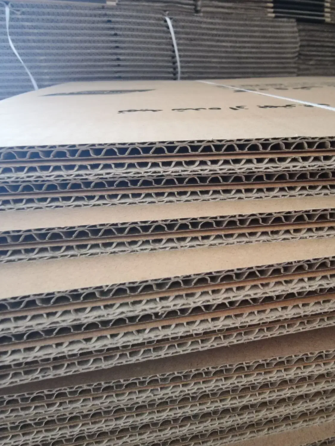 کارتن ۵ لایه مقاوم جنس کرافت|عمده‌فروشی|ماهدشت, |دیوار