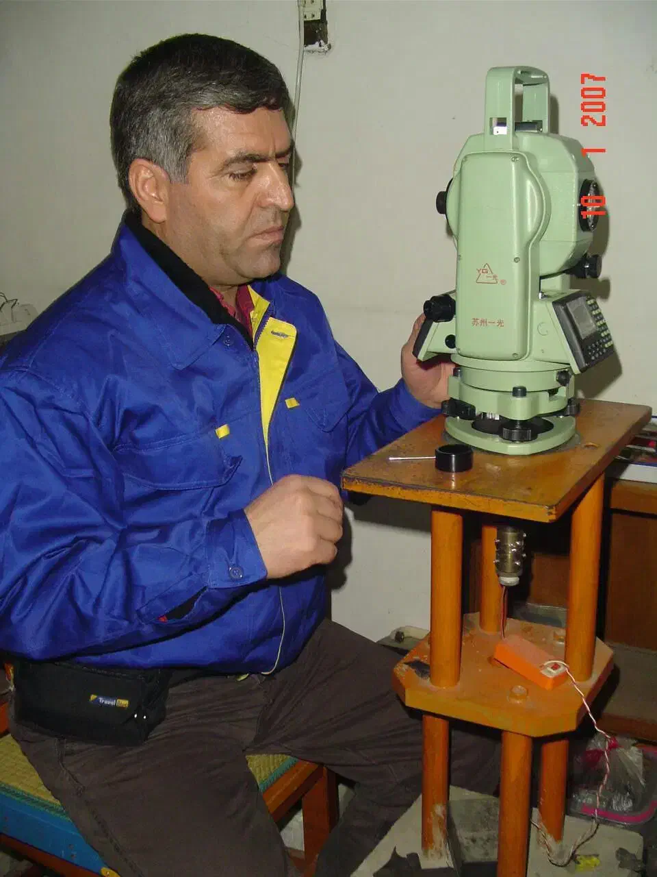 تعمیر و کالیبره دوربین های نقشه برداری متر و تراز|خدمات پیشه و مهارت|تهران, پرواز|دیوار