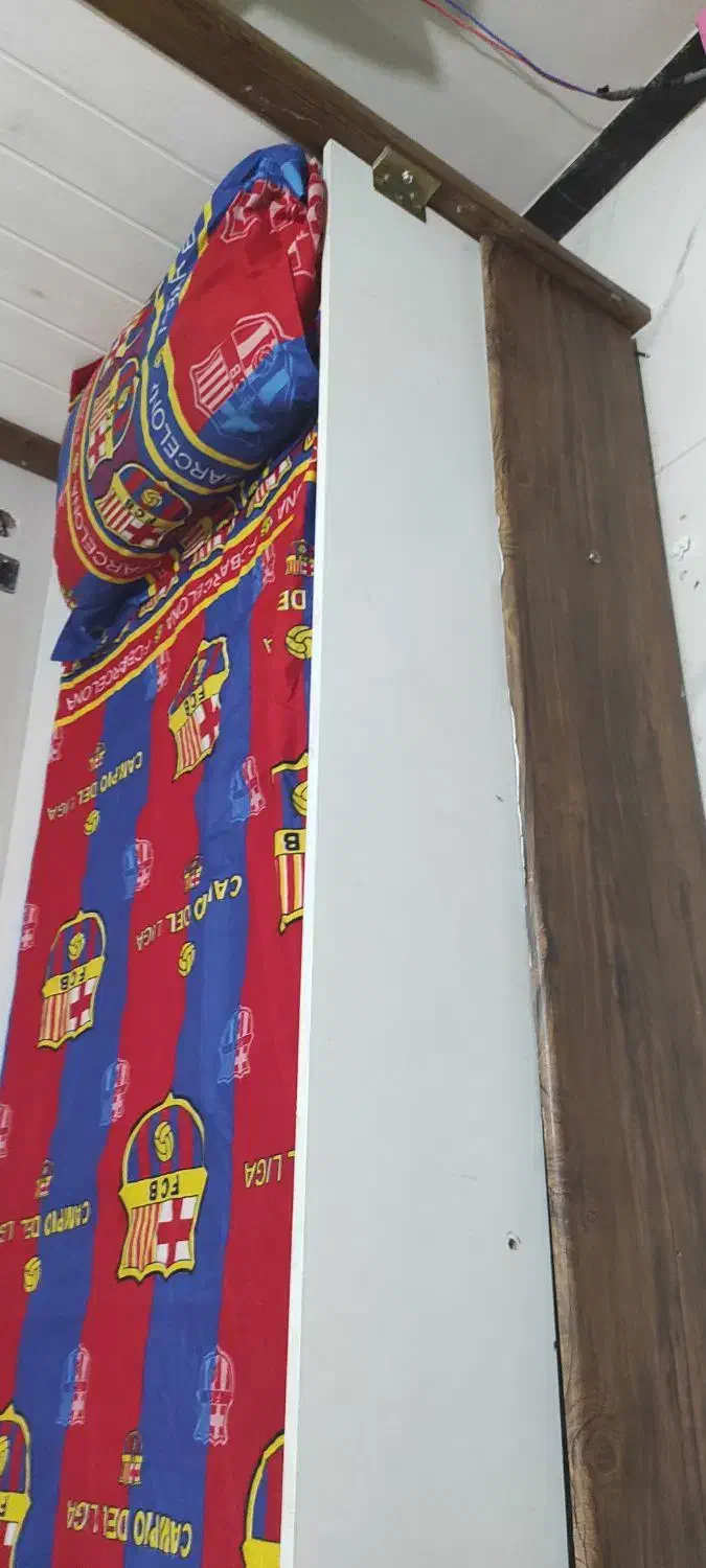 تخت خواب و کمد و ایینه|تخت و سرویس خواب|دوگنبدان, |دیوار