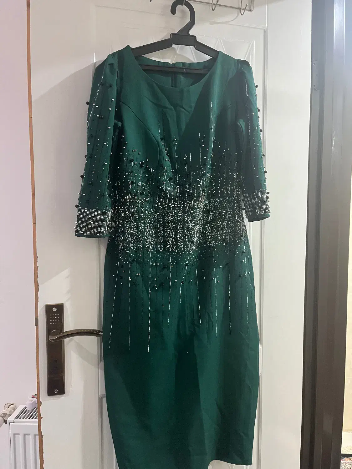 لباس مجلسی|لباس|رباط‌کریم, نصیرشهر|دیوار