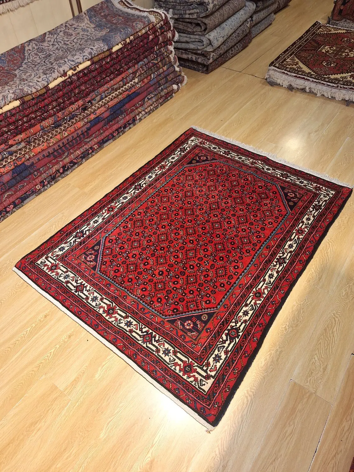 قالیچه حسین آباد افشان|فرش|تهران, سلسبیل شمالی|دیوار