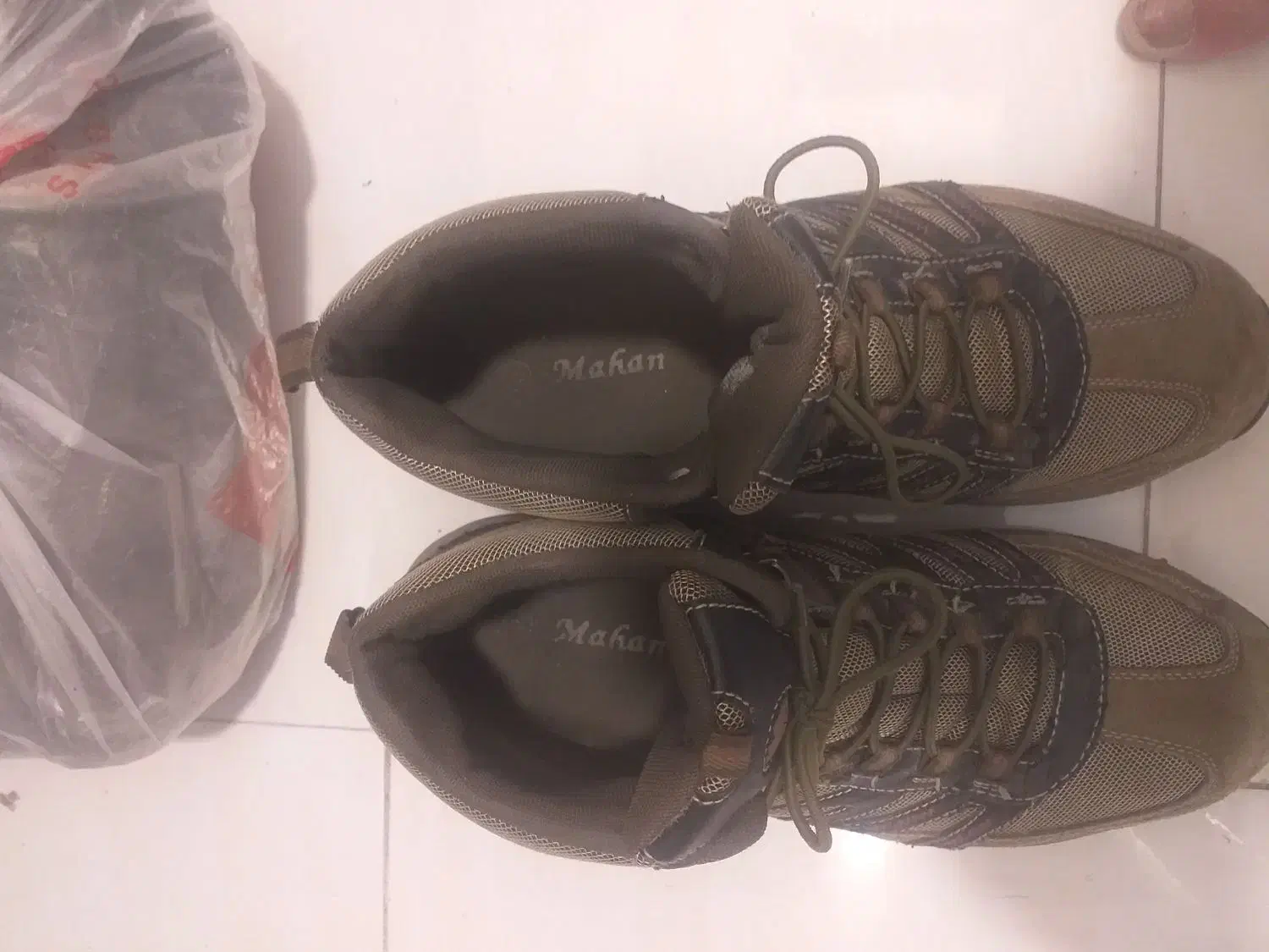 کفش نیم بوت.|کیف، کفش، کمربند|پردیس, فاز ۳|دیوار