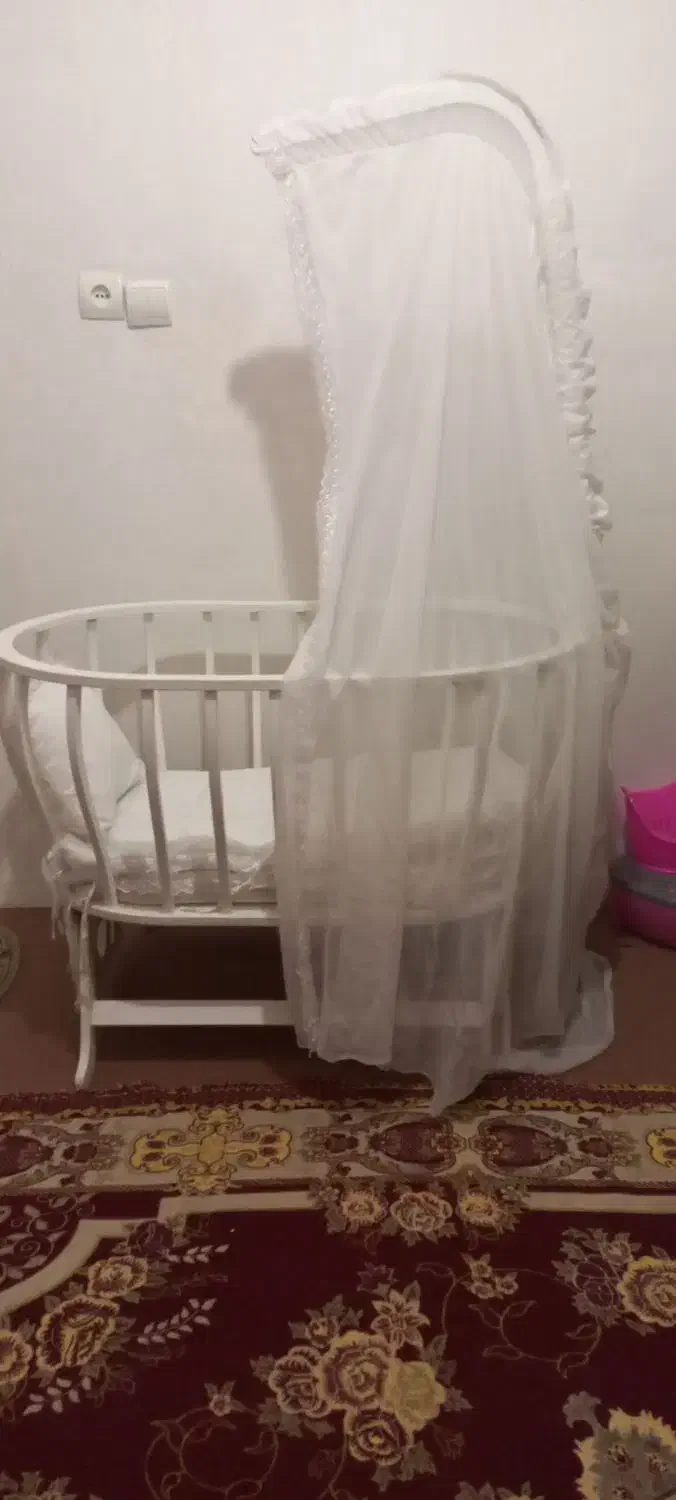 گهواره نوزاد|تخت و صندلی بچه|شهریار, شهرک بهاران (ویره)|دیوار