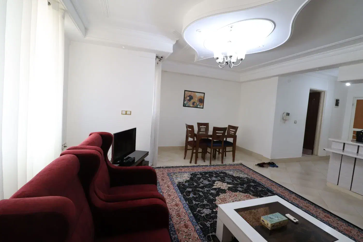 جاره روزانه/آپارتمان/ باغ ویلا/تجهیزات هتلی/لوکس|اجارهٔ کوتاه‌مدت آپارتمان و سوئیت|شیراز, قدوسی شرقی|دیوار