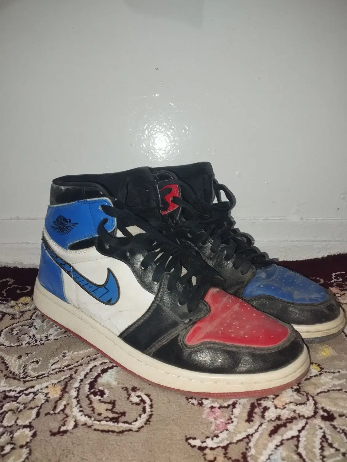 دو جفت کفش|کیف، کفش، کمربند|سرپل ذهاب, |دیوار