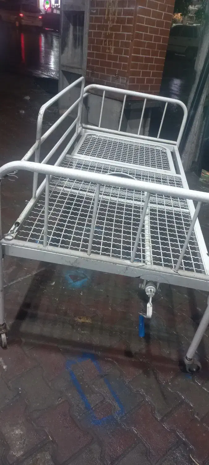 تخت بیمارستانی صحیح سالم|آرایشی، بهداشتی، درمانی|گرگان, |دیوار