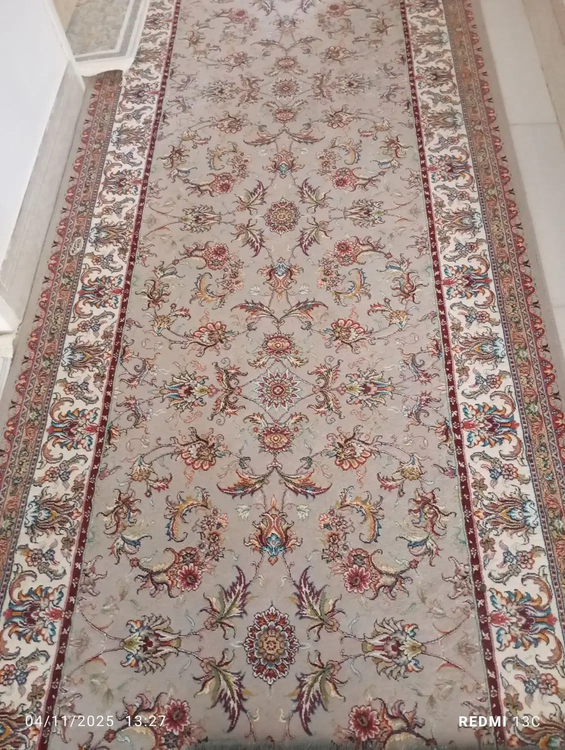 کناره نو|فرش|سیرجان, |دیوار