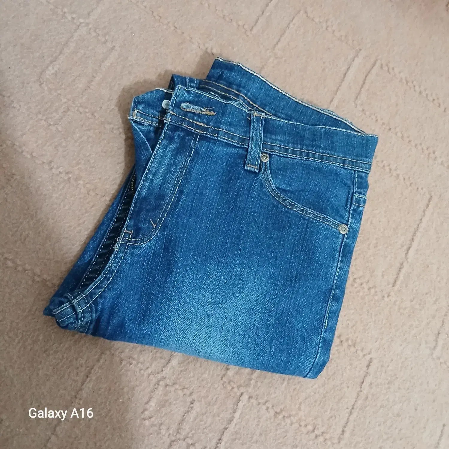 شلوار لی|لباس|مهاباد (آذربایجان غربی), |دیوار