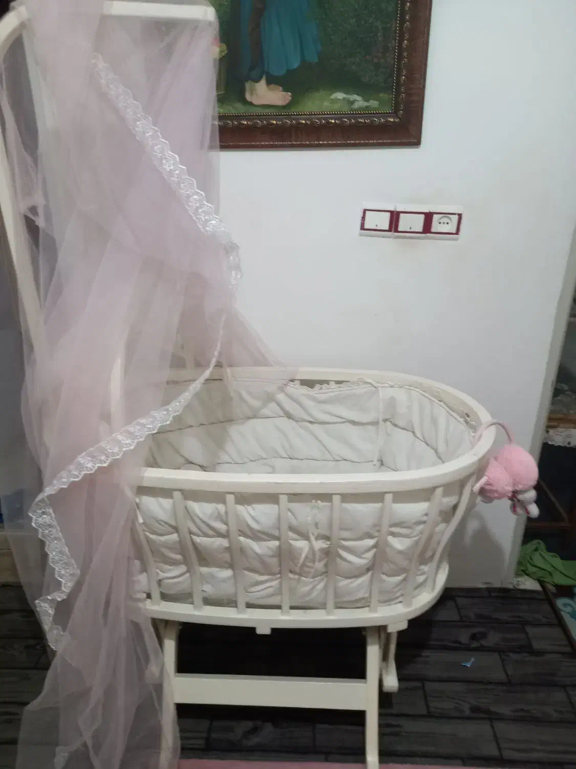 تخت گهواره ای کودک|تخت و صندلی بچه|آبیک, |دیوار