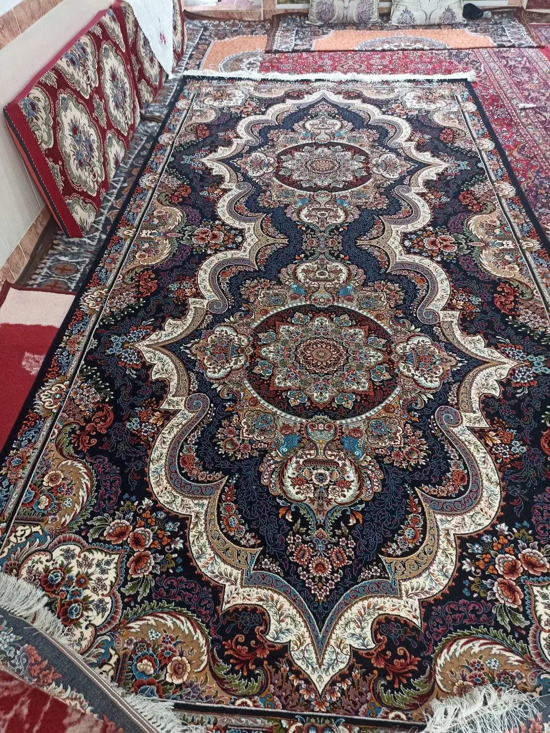 فرش نو و آکبند|فرش|آذرشهر, |دیوار