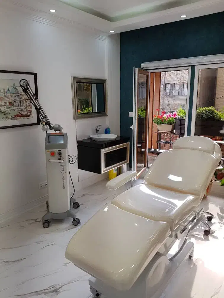 منشی خانم مجرد جهت کلینیک|استخدام اداری و مدیریت|تهران, زعفرانیه|دیوار