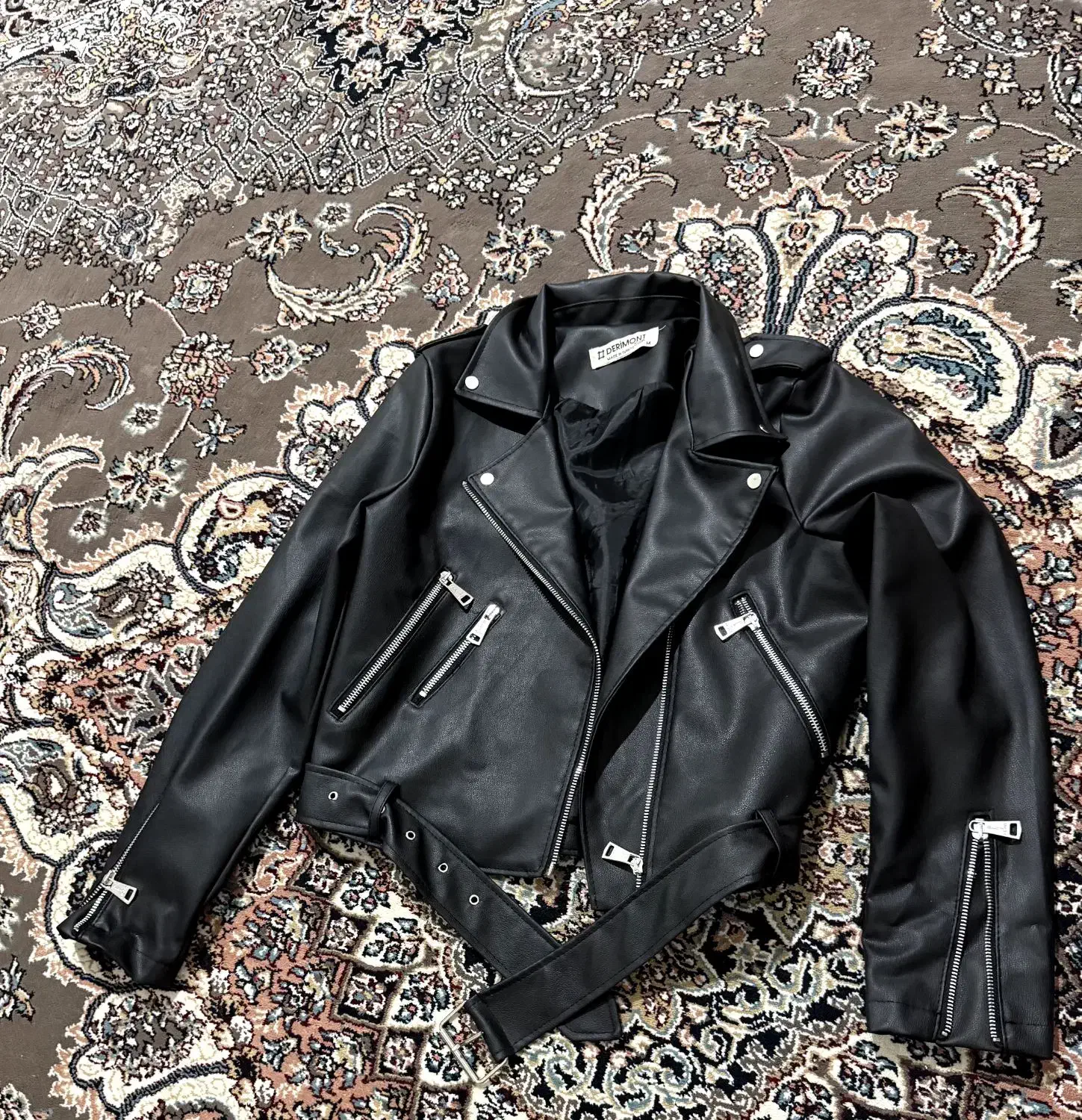 کت تک چرم|لباس|دزفول, |دیوار