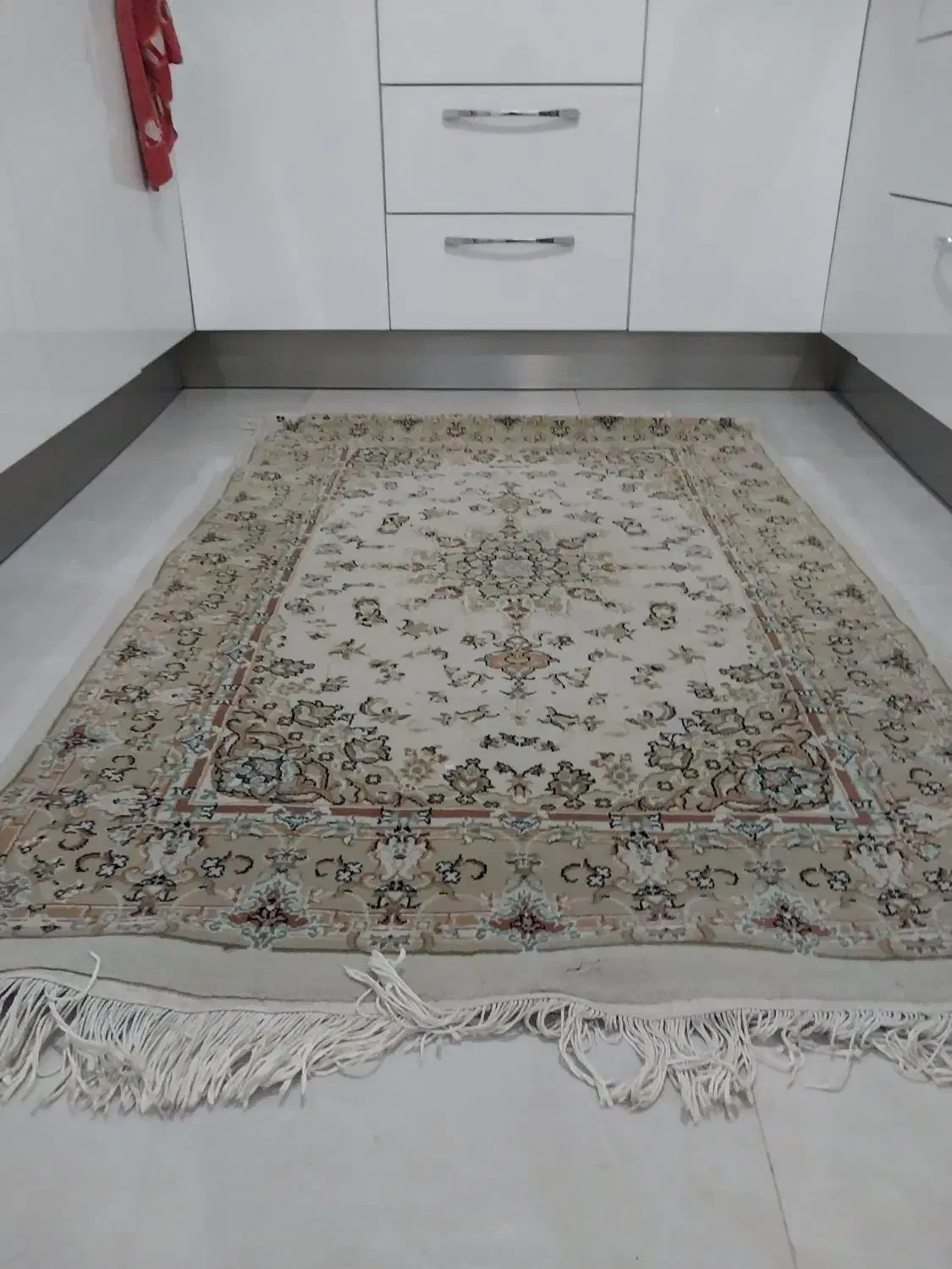 فرش|فرش|ری, ولی آباد|دیوار