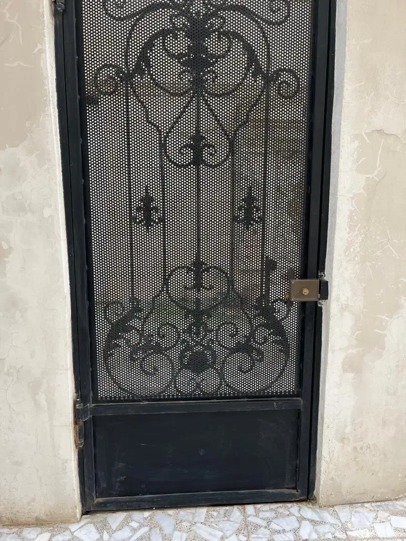 یک عدد درب آهنی نفر رو|مصالح و تجهیزات ساختمان|آستارا, |دیوار