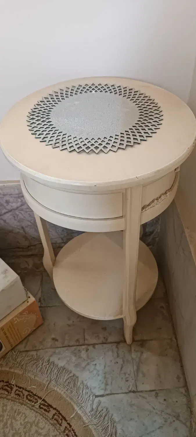 میز تلفن|میز تلفن|چهارباغ, |دیوار