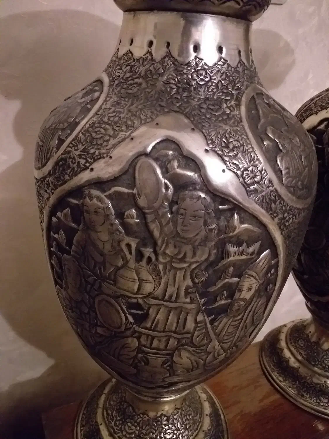 گلدان مسی قلمزنی|کلکسیون اشیاء عتیقه|تهران, قلهک|دیوار