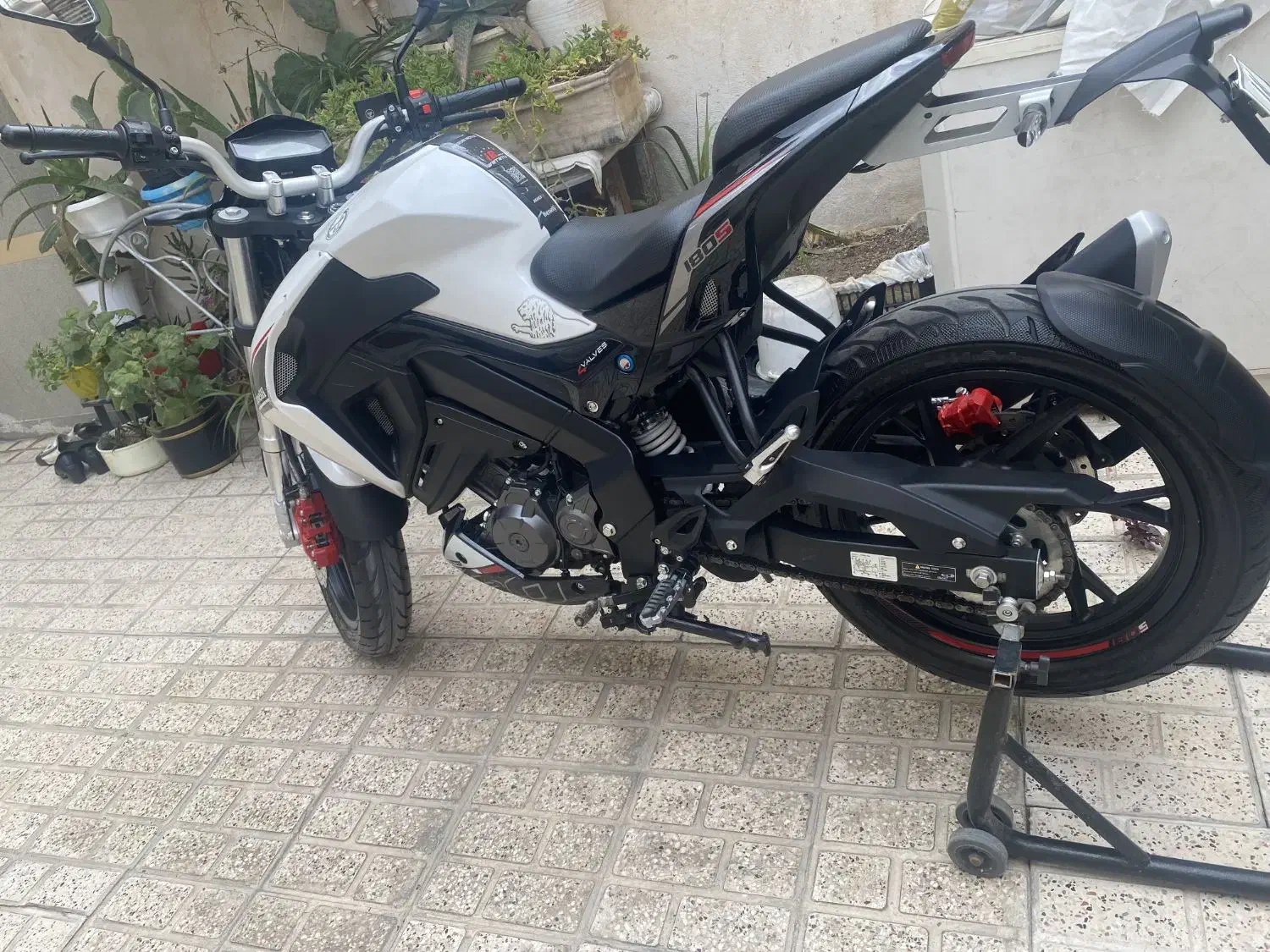 بنلی 180s سفید مدل 1403|موتورسیکلت|مشهد, استاد یوسفی (شهرک غرب)|دیوار