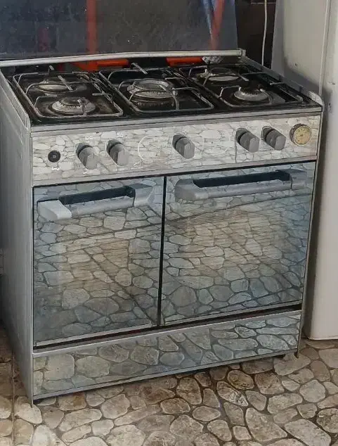 درب آلومینیومی  80در2 وگاز پنج شعله|مصالح و تجهیزات ساختمان|دوگنبدان, |دیوار