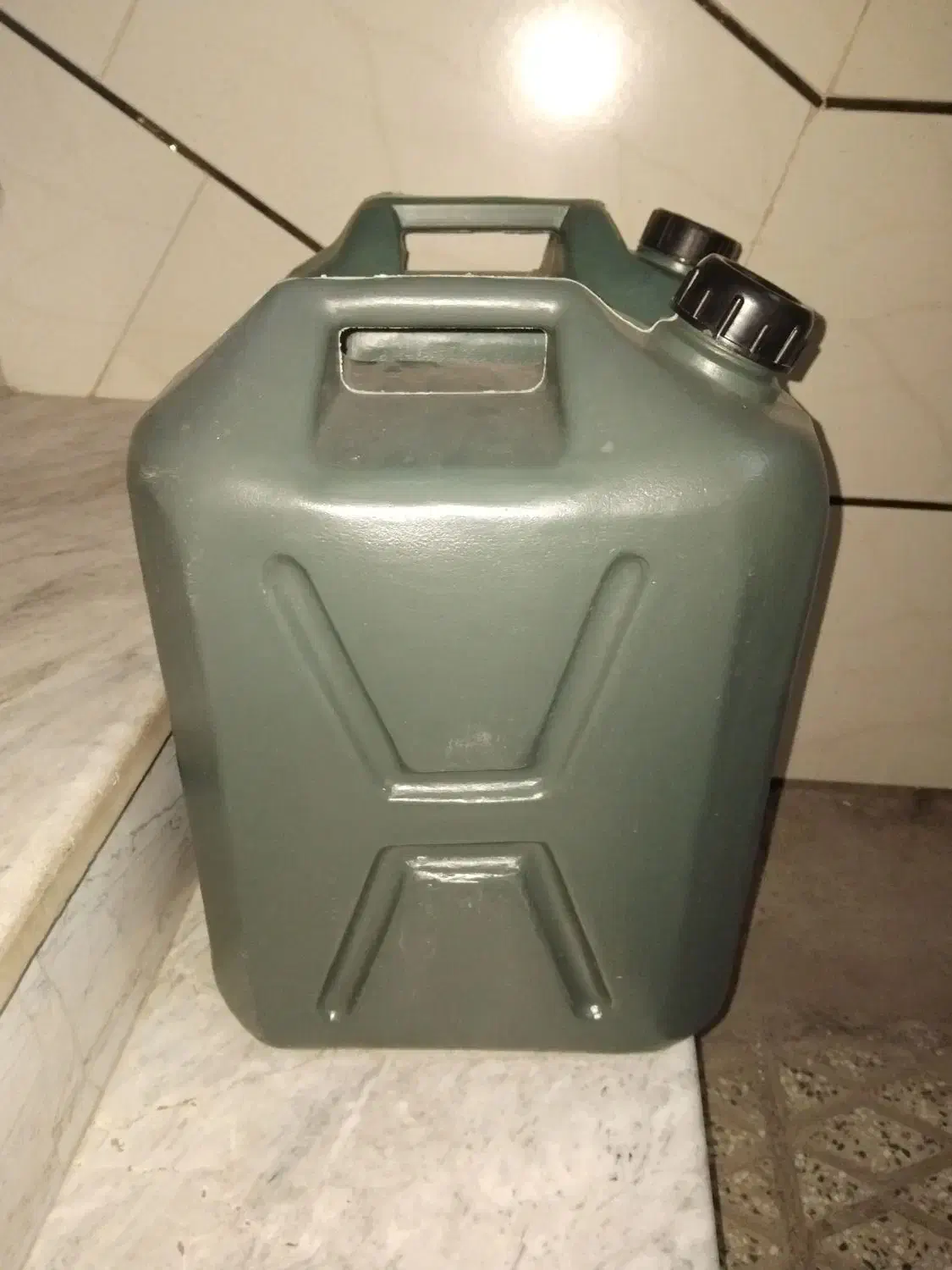 ۲۰لیتری پلاستیکی|ظروف نگهدارنده، پلاستیکی، یکبارمصرف|لنجان, |دیوار