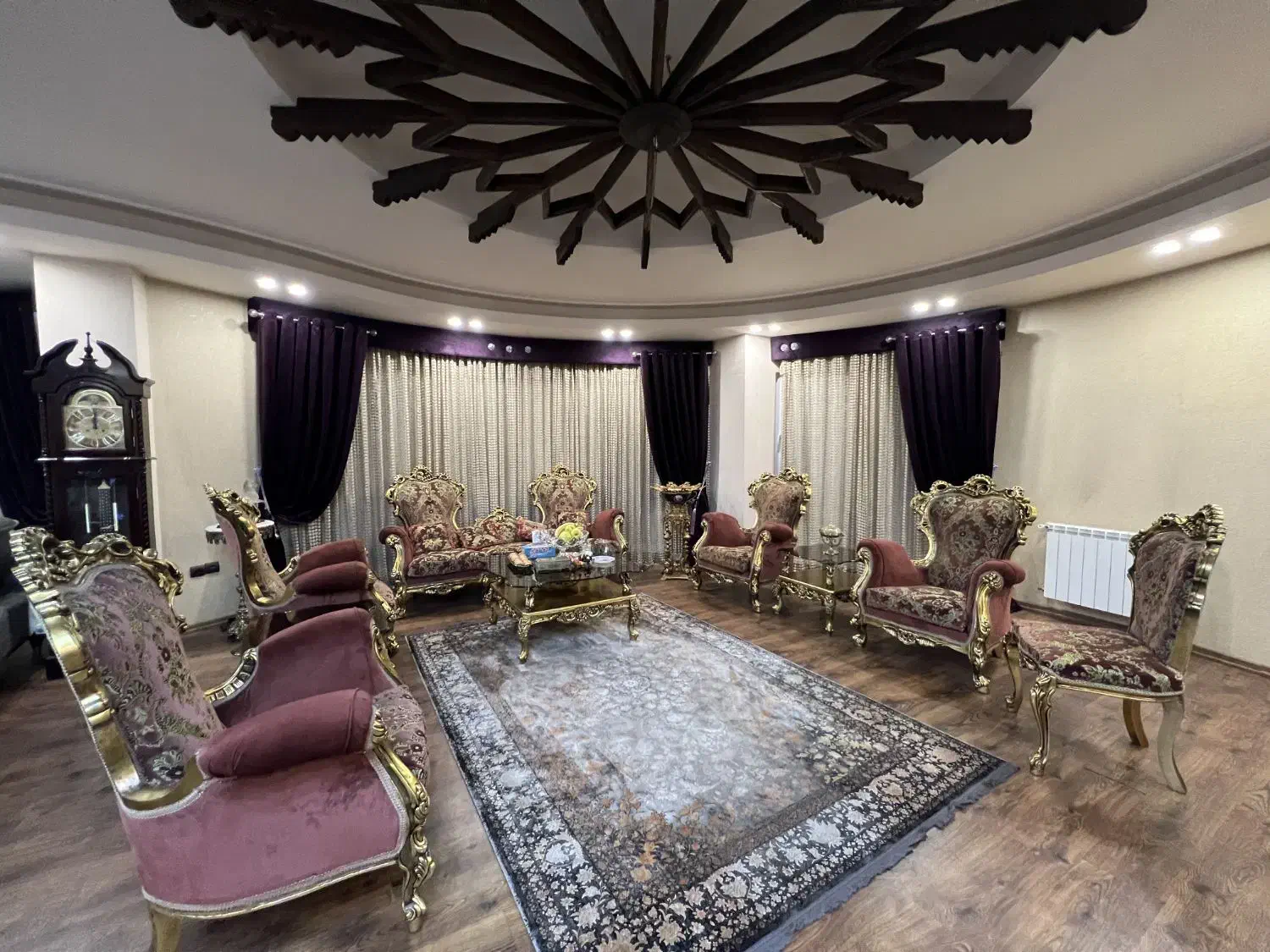 مبل و میزغذاخوری سلطنتی|مبلمان خانگی و میز عسلی|آمل, |دیوار