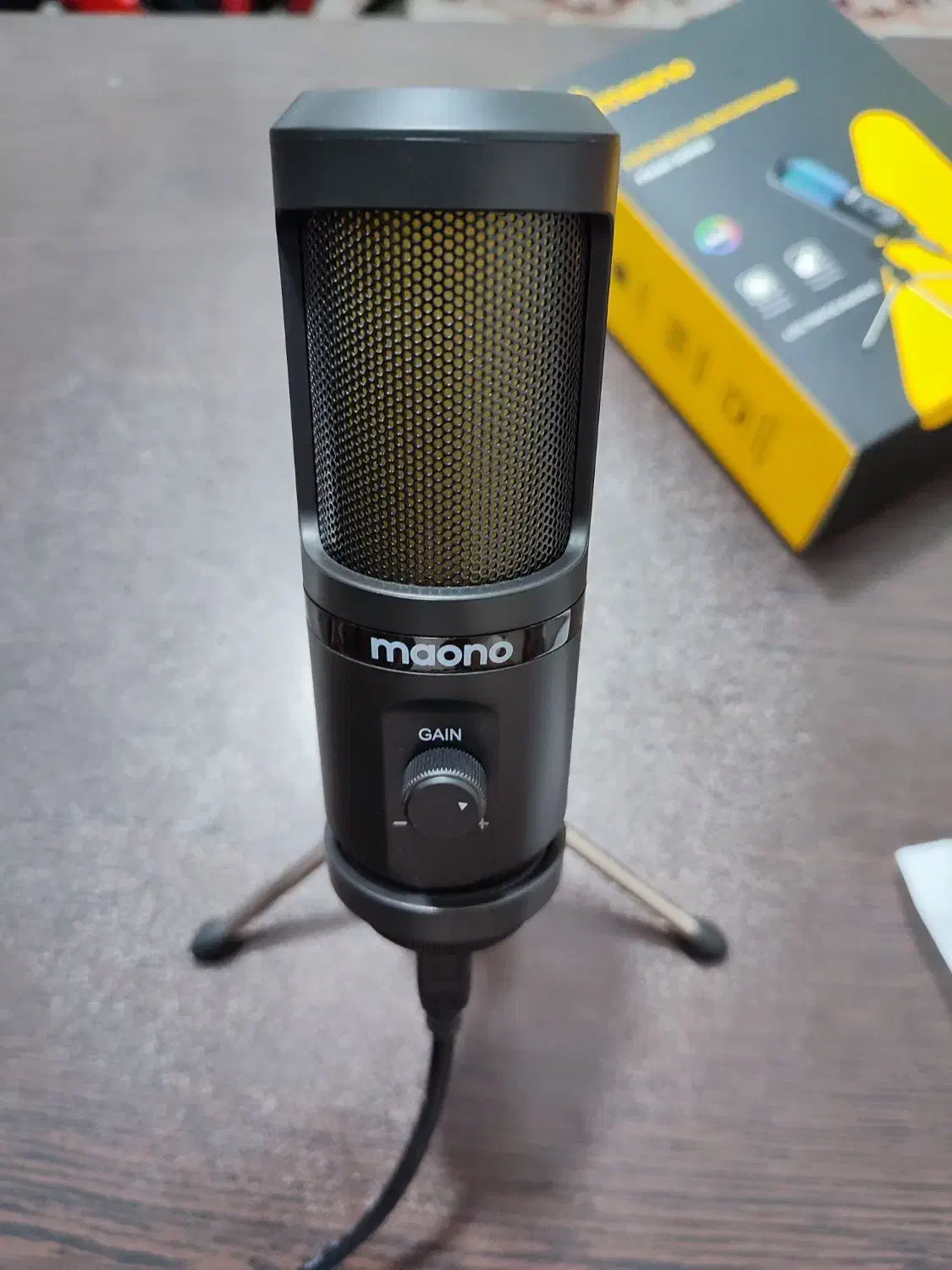 میکروفون استودیویی فوق العاده با نور RGB|صوتی و تصویری|ری, علایین|دیوار