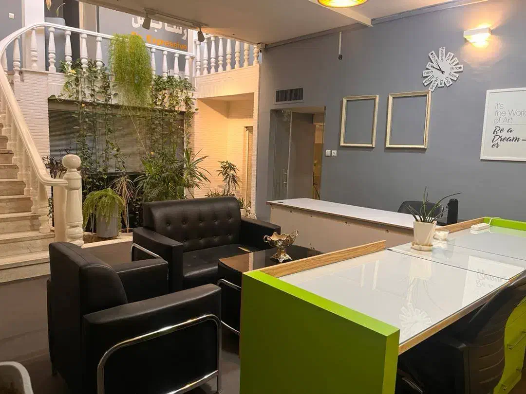 اجاره میز در فضای کار اشتراکی|اجارهٔ کوتاهمدت دفتر کار و فضای آموزشی|اصفهان, فیض|دیوار