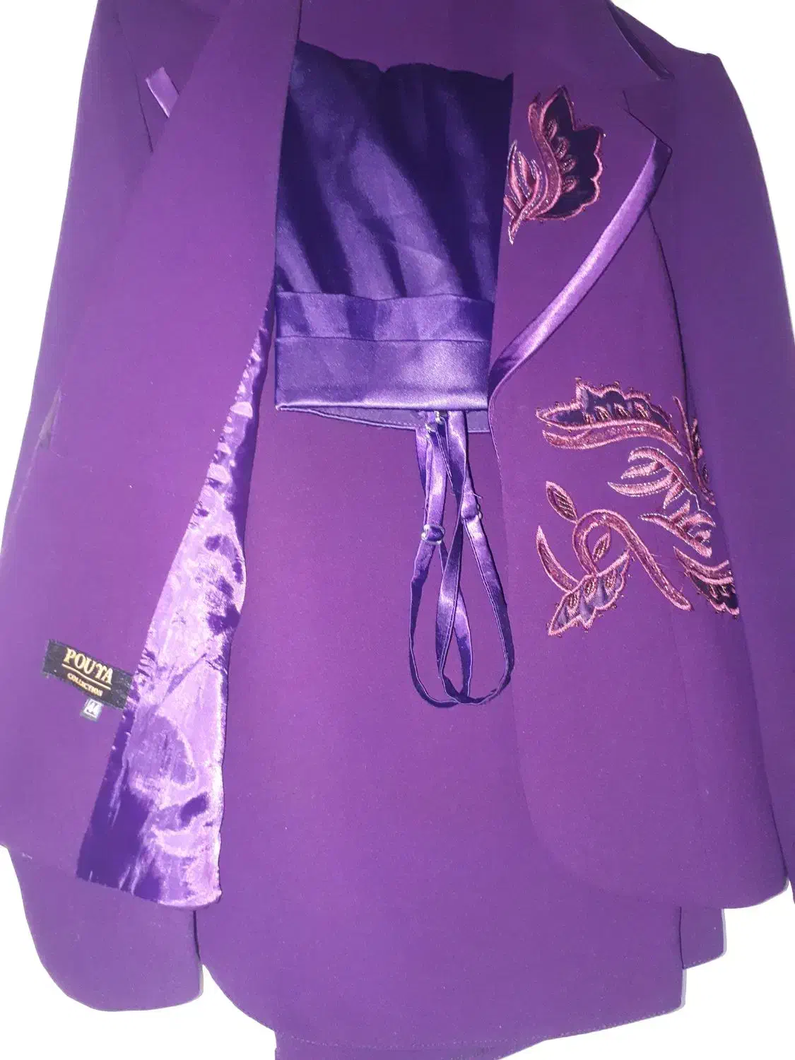 کت و دامن|لباس|دورود, |دیوار