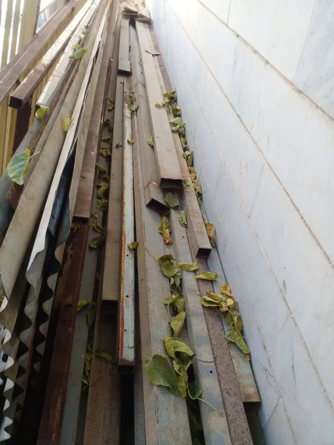 قوطی نرده نردبان درب ورق شیروانی|مصالح و تجهیزات ساختمان|اراک, |دیوار