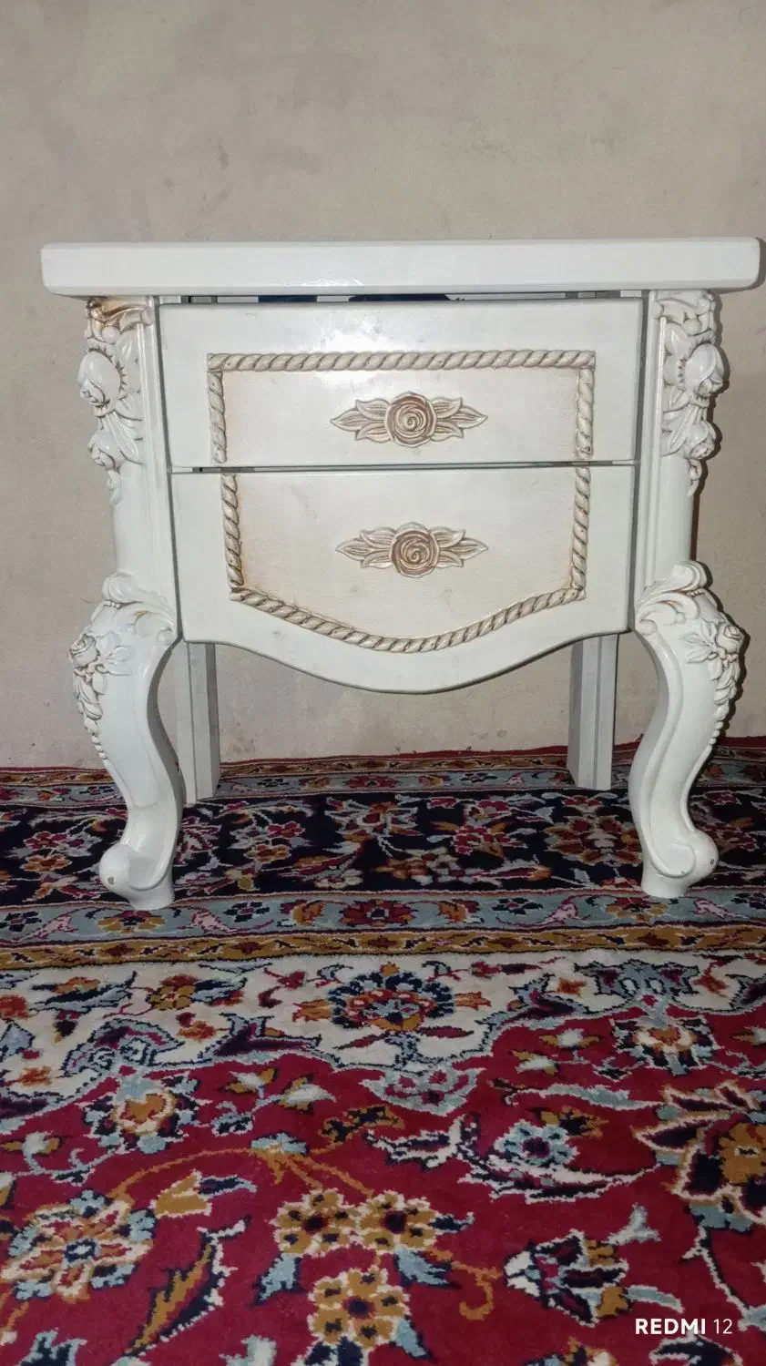 سرویس خواب|تخت و سرویس خواب|رودان, |دیوار