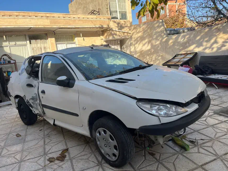 پژو ۲۰۶ مدل ۱۳۹۳ اس دی تصادفی|خودرو سواری و وانت|مشهد, احمدآباد|دیوار