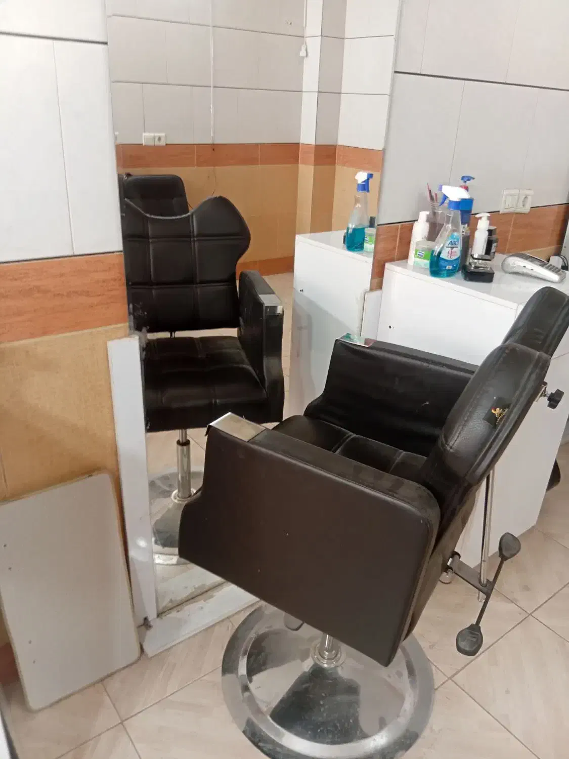 صندلی اینه|آرایشگاه و سالنهای زیبایی|فلاورجان, |دیوار