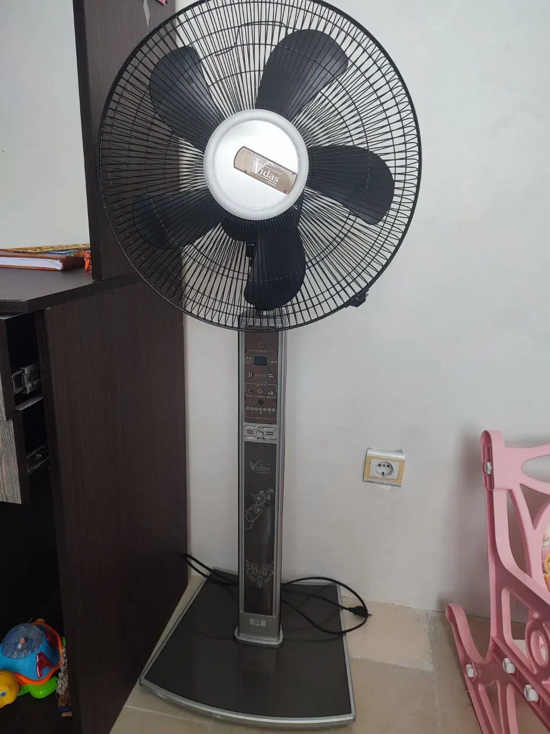 پنکه پایه بلند|پنکه و تصفیهکنندهٔ هوا|بیرجند, |دیوار