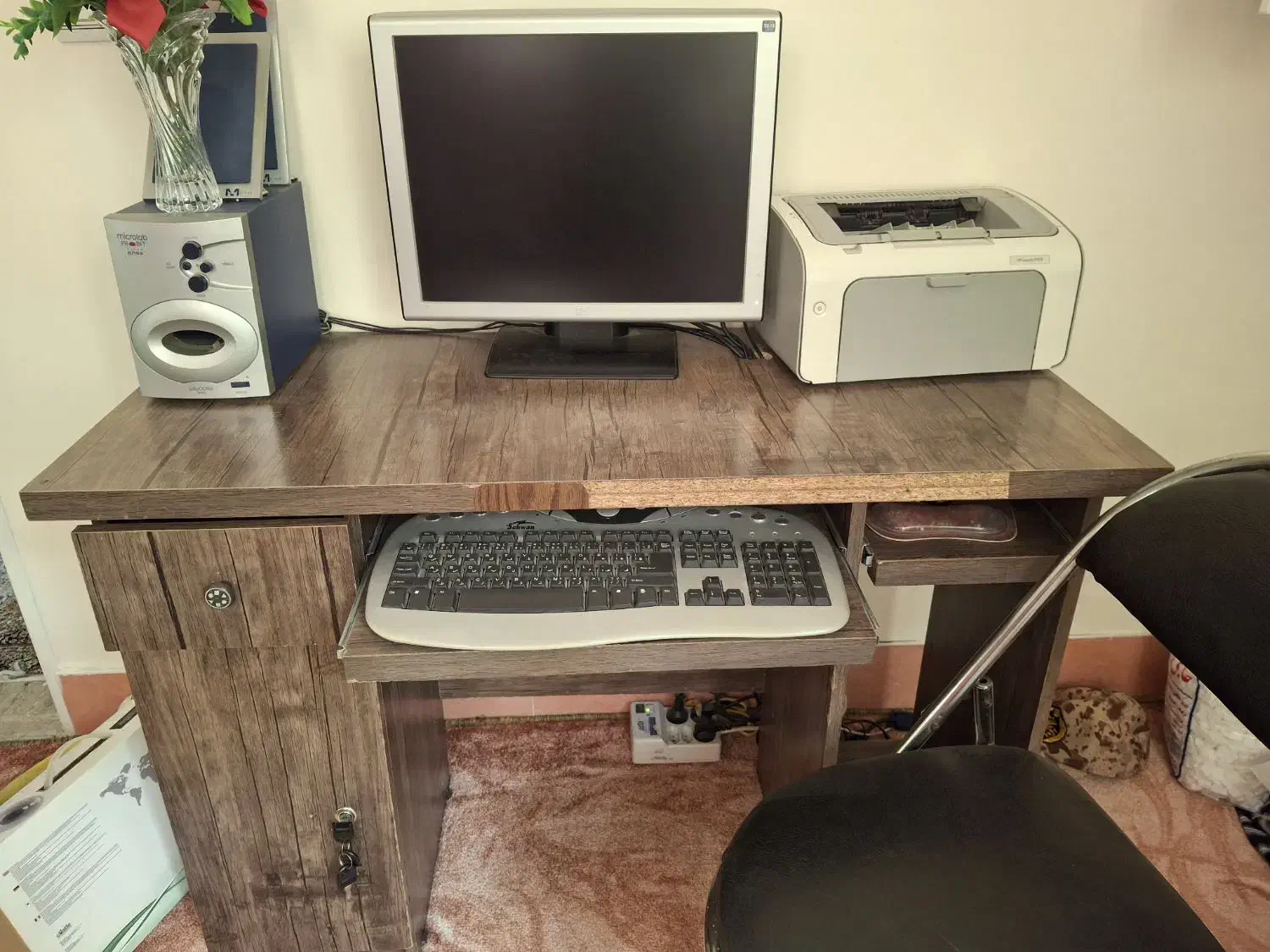 میز کامپیوتر|میز تحریر و کامپیوتر|قم, شاه ابراهیم|دیوار