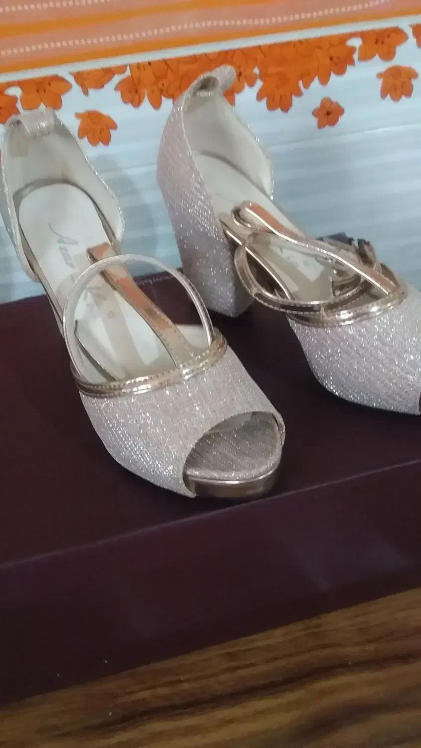 کیف و کفش|کیف، کفش، کمربند|مرند, |دیوار