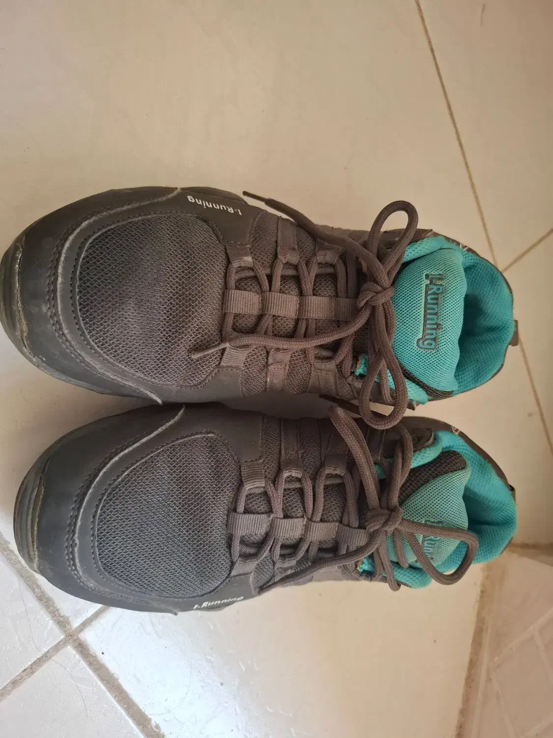 کفش رانینگ|کیف، کفش، کمربند|شیروان (خراسان), |دیوار