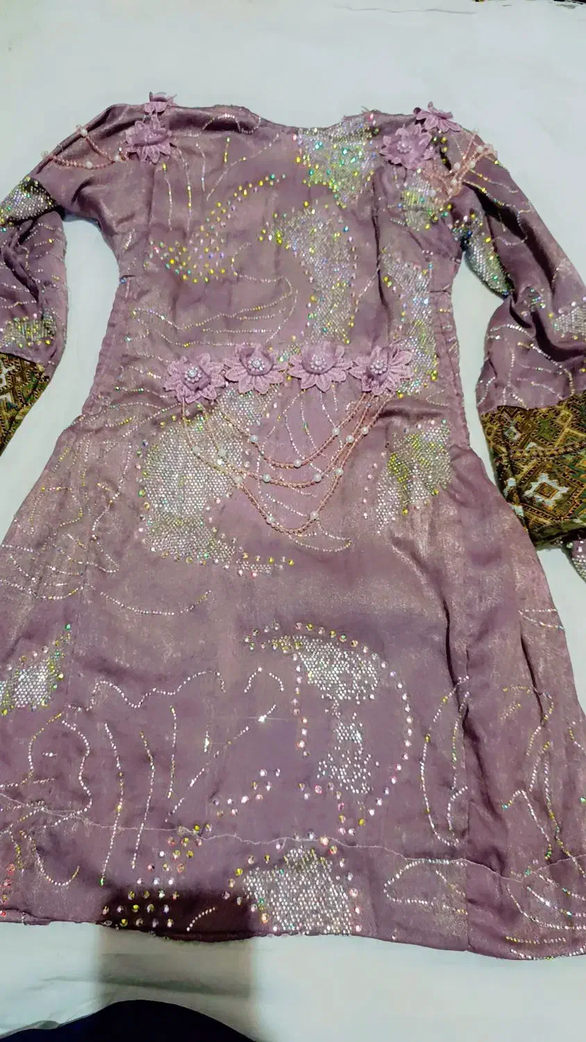 درحدنو زیاستین تمام دست برای شیش سال|کفش و لباس بچه|خاش, |دیوار