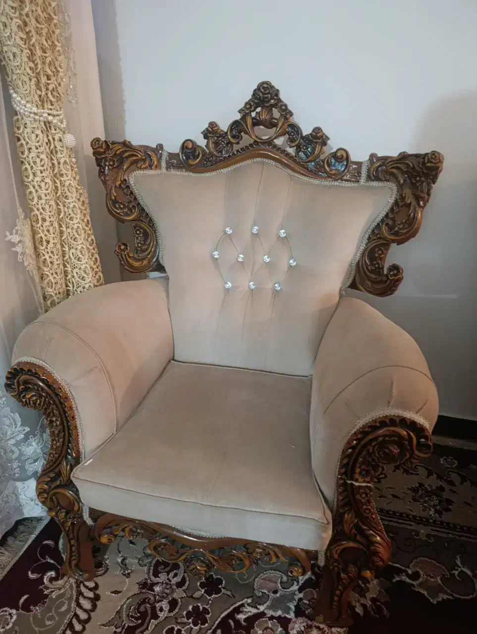 یک دست مبل سالم درحد نو رنگ کرم|مبلمان خانگی و میز عسلی|ایذه, |دیوار