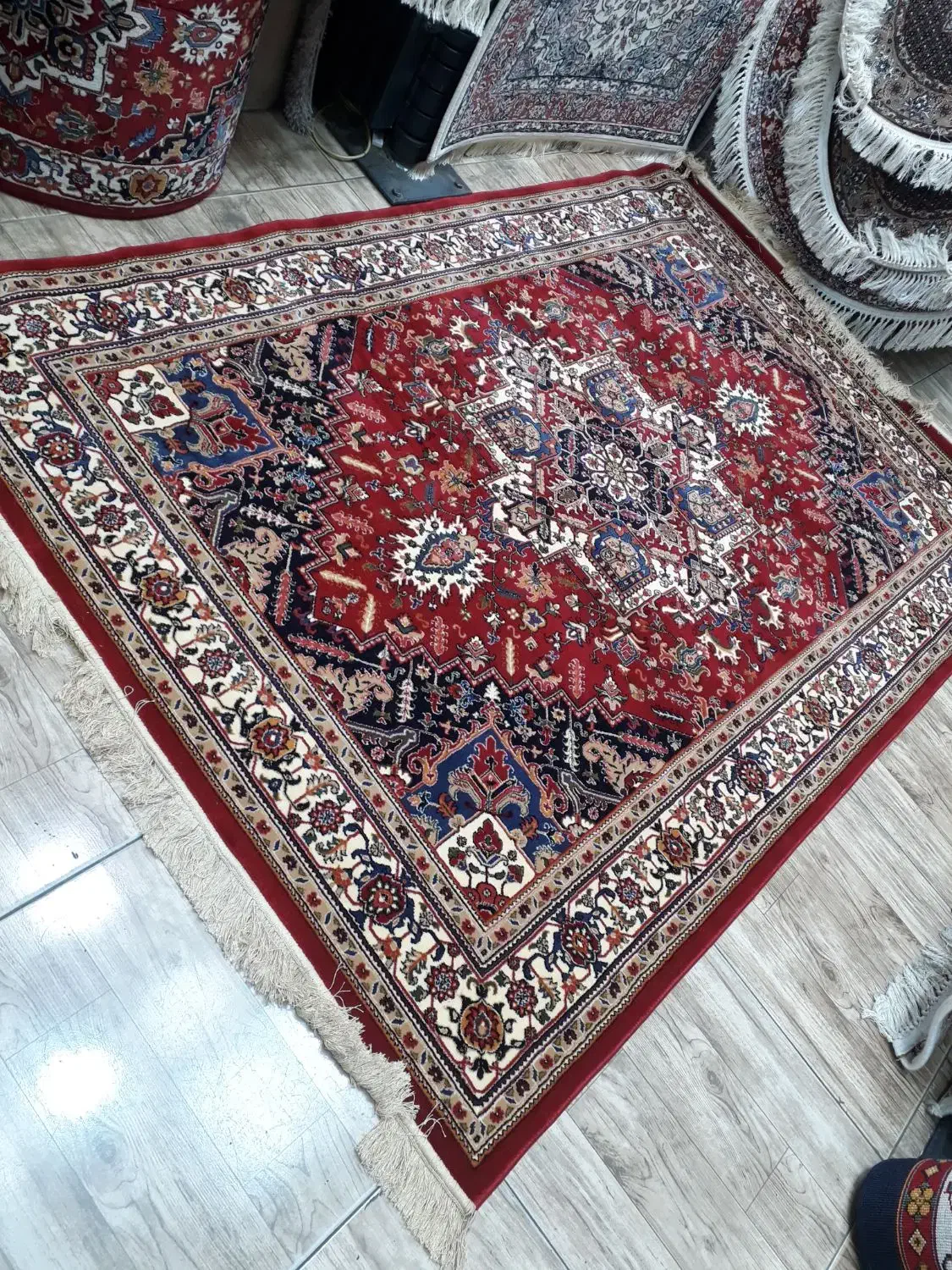 فرش هریس تاجری لاکی۴متر فرش آشپزخانه ۷۰۰شانه|فرش|تبریز, |دیوار