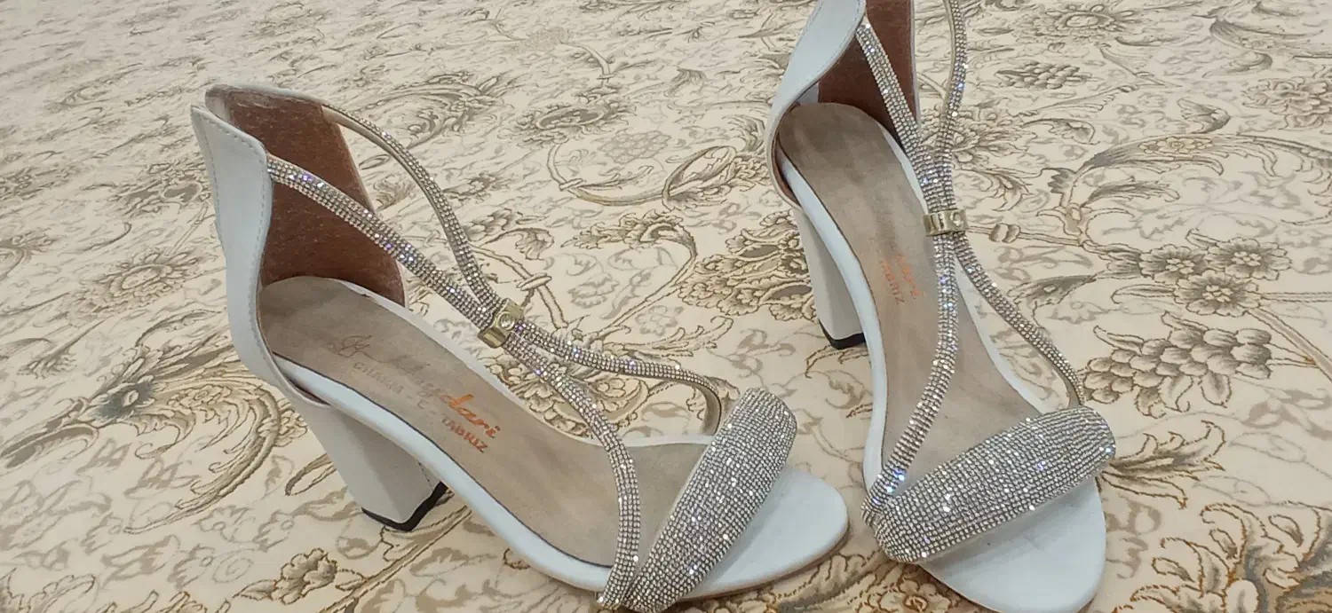 کفش پاشنه دار|کیف، کفش، کمربند|مهاباد (آذربایجان غربی), |دیوار