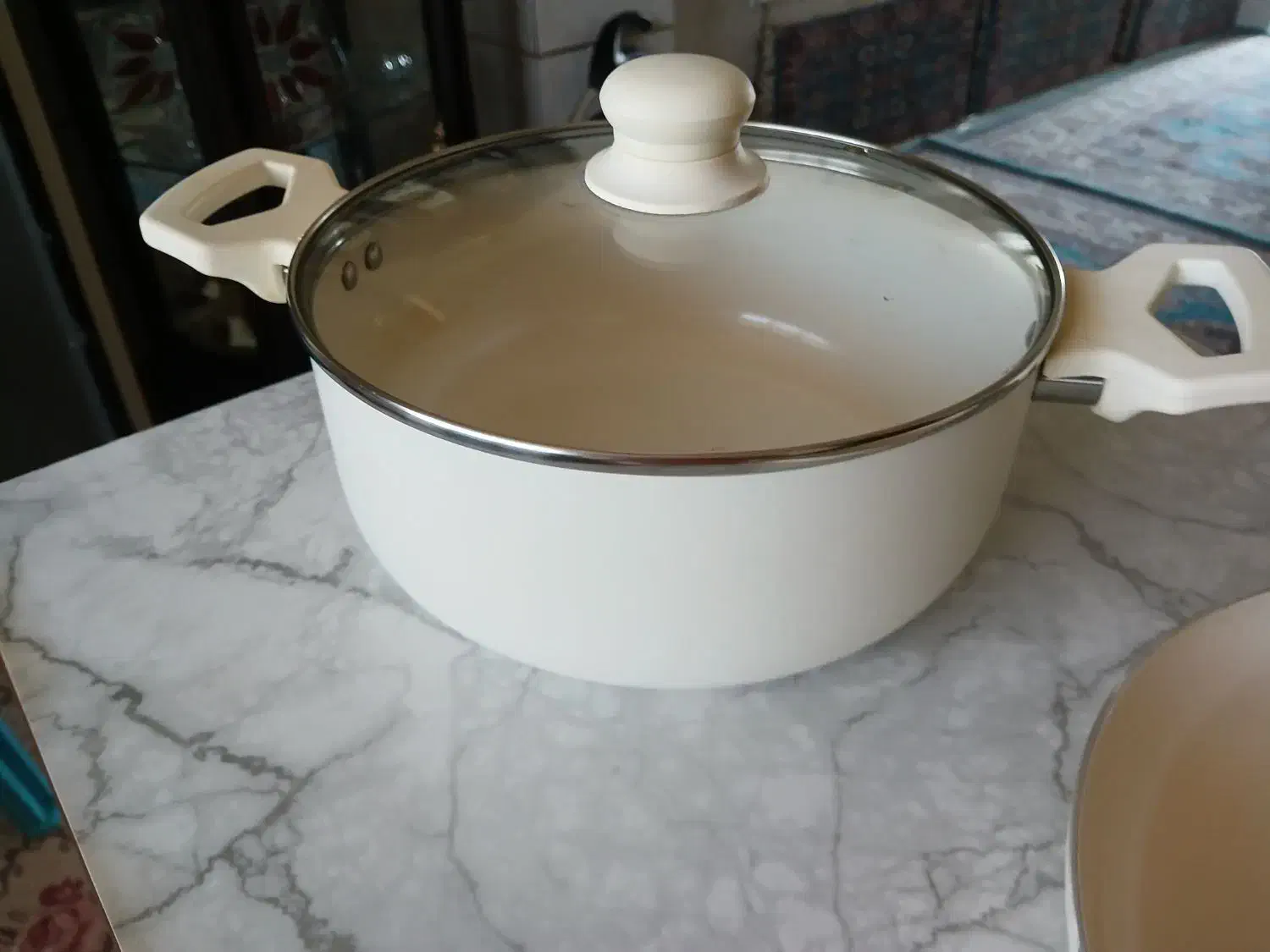 یک عدد قابلمه ویک عددتابه|ظروف پخت‌وپز|سمنان, |دیوار