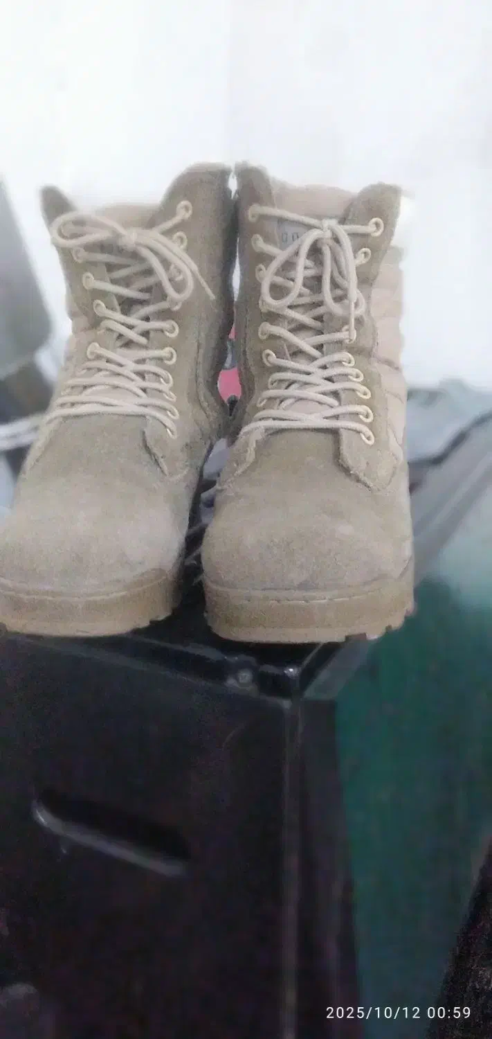 پوتین|کیف، کفش، کمربند|بندر انزلی, آذربایجان|دیوار